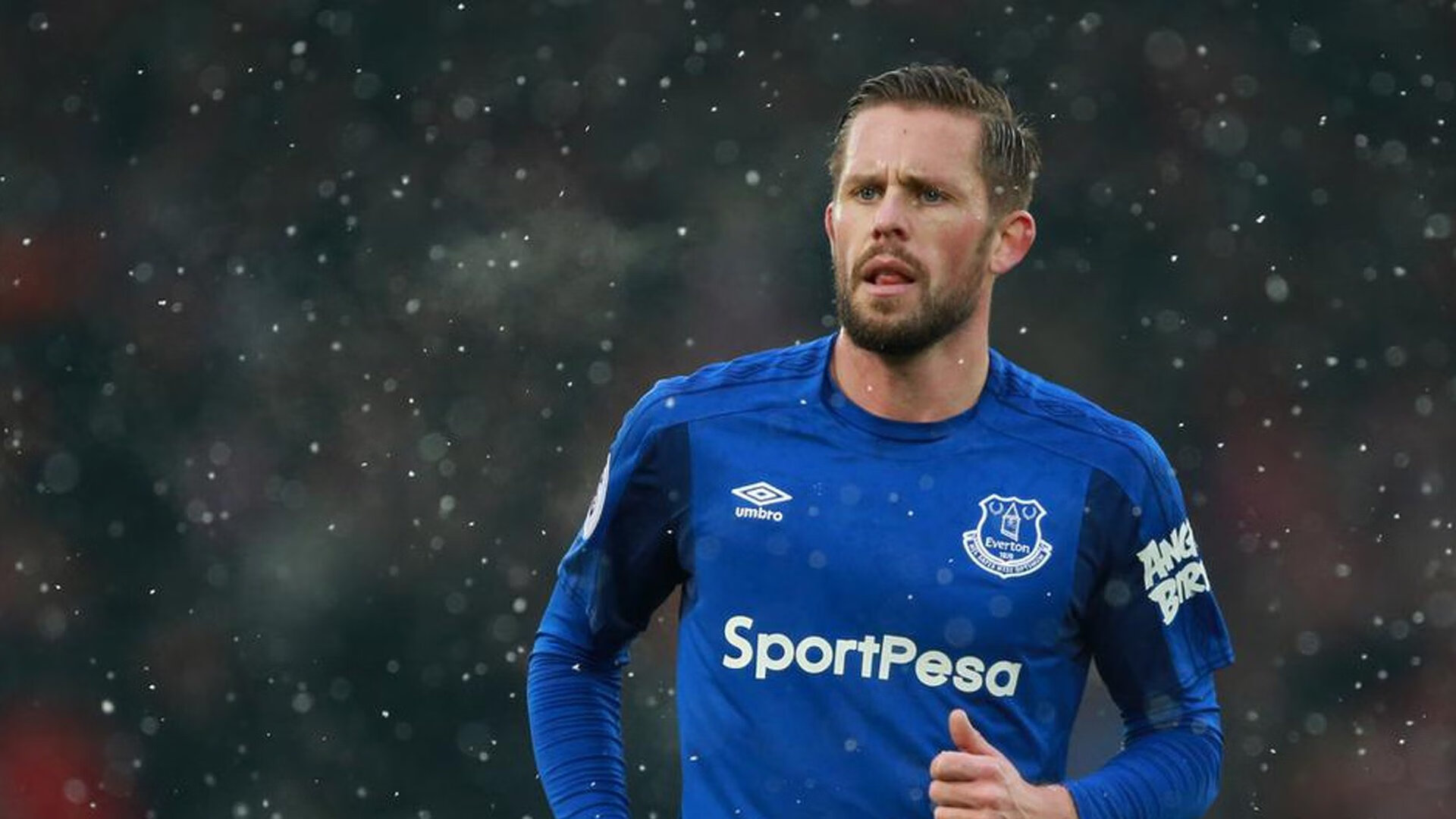 篮网替补席表现出色赢得首发阵容信任，篮网替补席尬舞视频